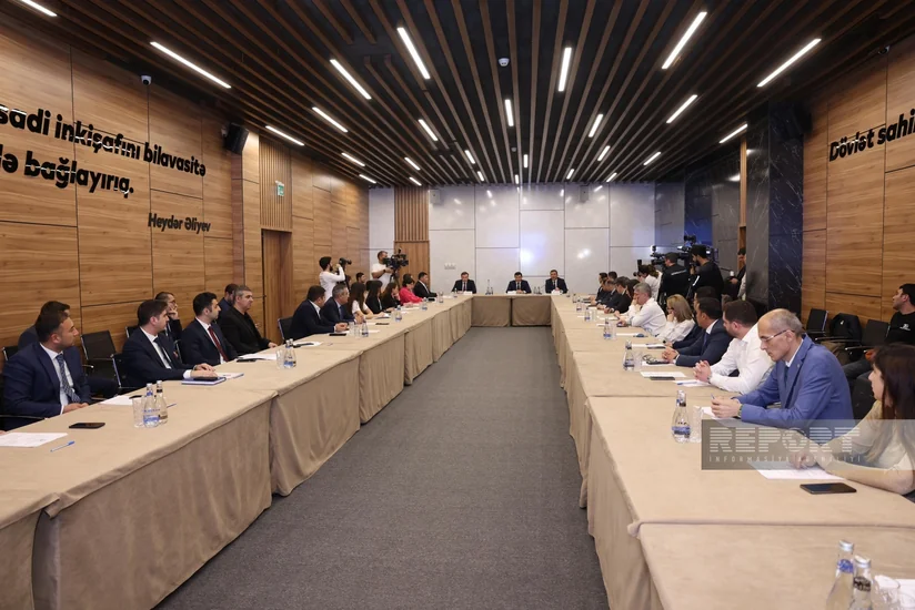 Bakıda media qurumları ilə biznes mühiti müzakirə olunub