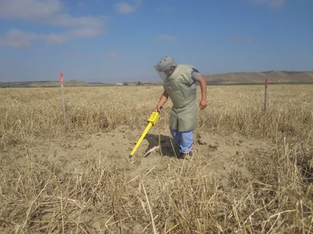 Füzuli və Tərtərdə partlamamış hərbi sursat aşkar edilib - FOTO
