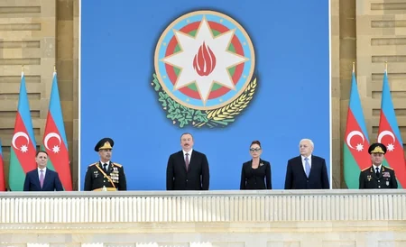 Azadlıq meydanında hərbi parad keçirilib - YENİLƏNİB-2