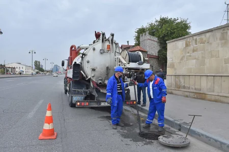 Azərsu kanalizasiya xətlərində təmizləmə işlərinə başlayıb