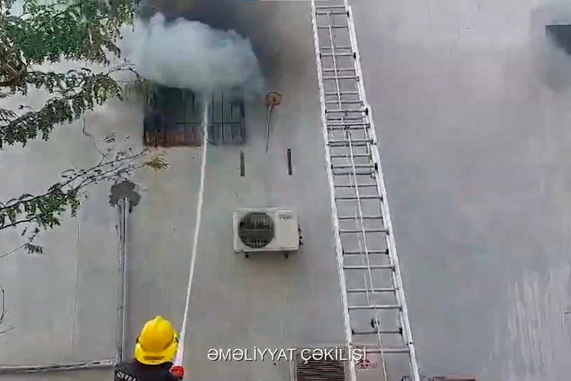Sabirabadda ticarət mərkəzində yanğın olub