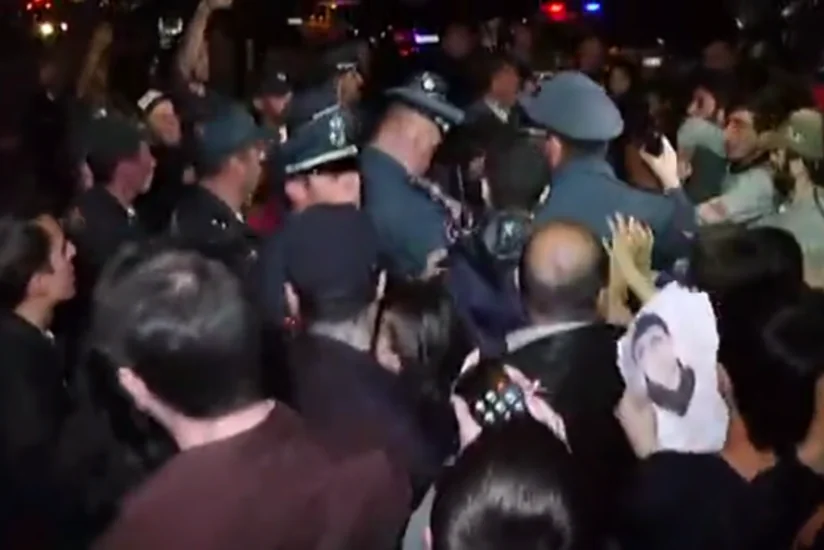 Ermənistanda Lavrovun səfərinə etiraz mitinqində polislə qarşıdurma baş verib