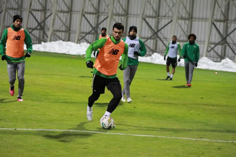 “Konyaspor”un baş məşqçisi Mahir Emrelinin gedişinə görə narazıdır