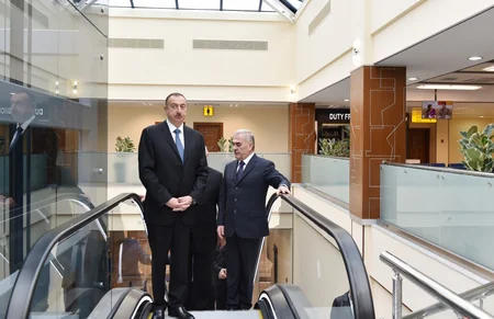 Prezident İlham Əliyev Naxçıvan Beynəlxalq Hava Limanının “Şərq Terminalı”nın yenidənqurmadan sonrakı vəziyyəti ilə tanış olub