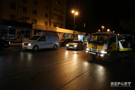Bakıda üç maşın toqquşub, 2 nəfər xəsarət alıb - FOTO - VİDEO