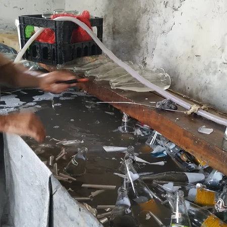 AQTA antisanitar şəraitdə alkoqolsuz içkilər istehsal edən sexlərin fəaliyyətini dayandırıb - SİYAHI
