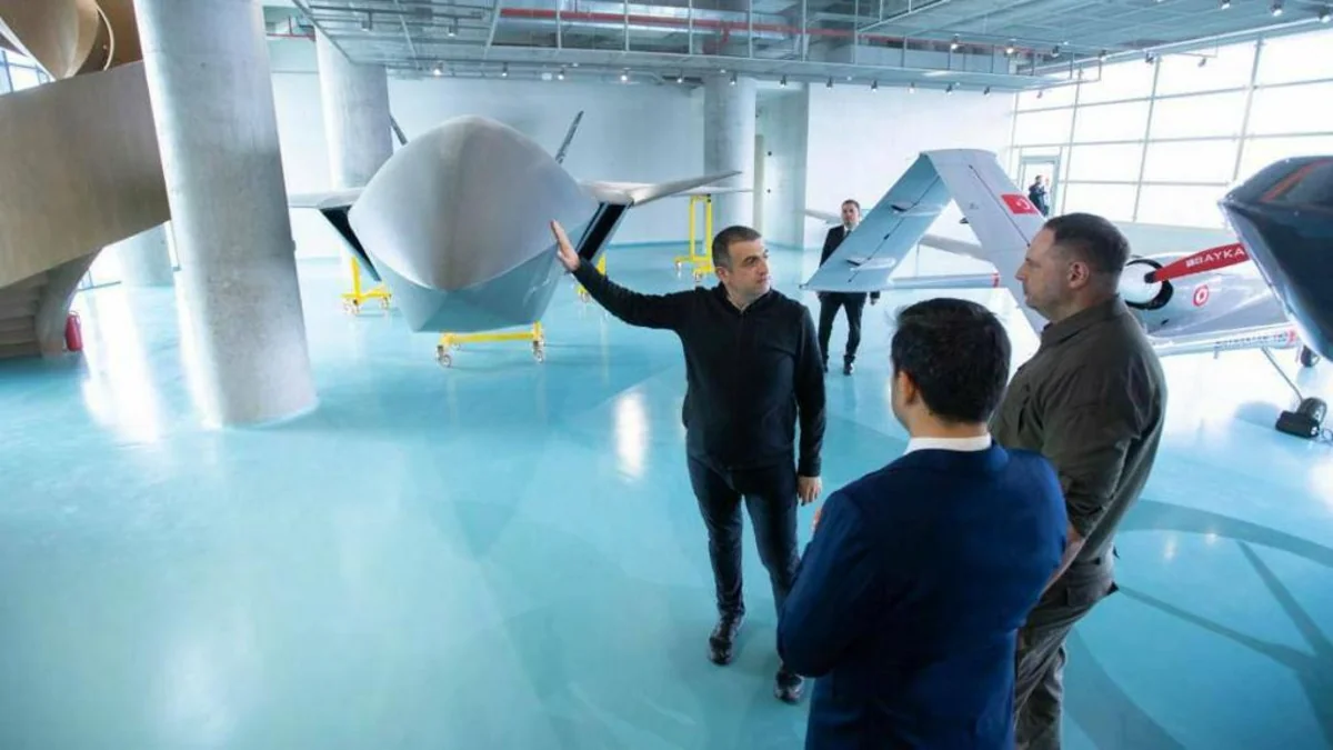 Глава офиса президента Украины встретился с руководством производителя БПЛА Bayraktar