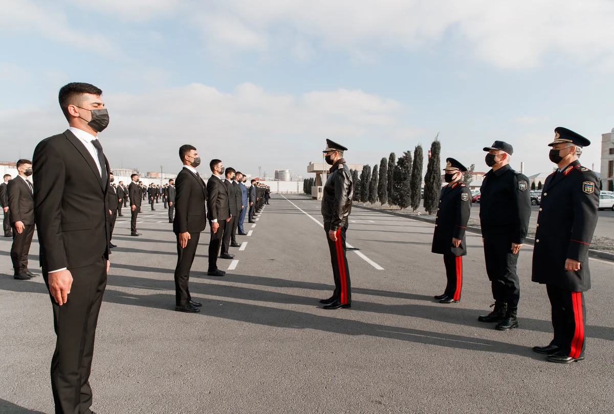 Vilayət Eyvazov sıra baxışı keçirib