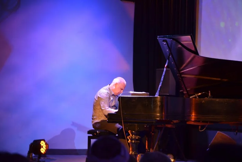 Salman Qəmbərov Macarıstanda Budapeşt Jazz Clubda konsert verib
