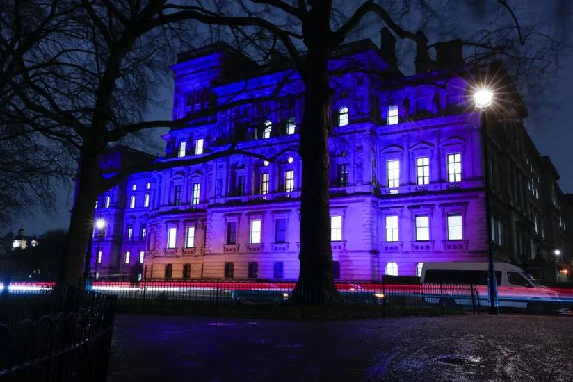 Здание МИД Британии подсветили в цвета украинского флага
