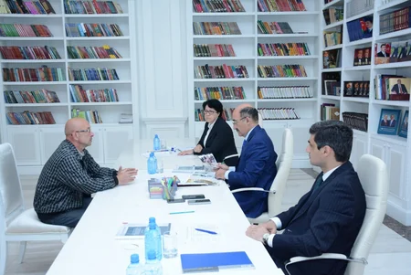 Əbülfəs Qarayev Gəncədə vətəndaşları qəbul edib