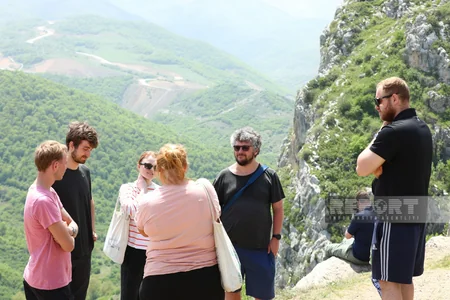 Norveçli səyahətçilər Cıdır düzündə olublar