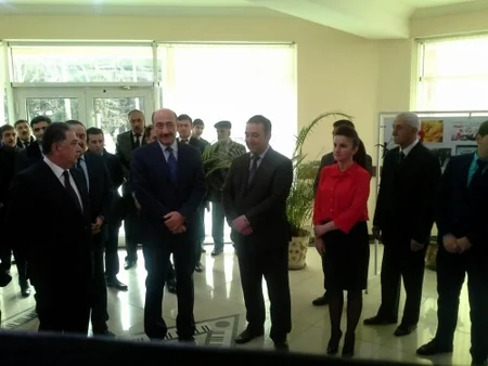 Əbülfəs Qarayev vətəndaşları qəbul edib