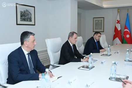 Ceyhun Bayramov Kobaxidze ilə strateji sahələrdə əməkdaşlığın genişləndirilməsini müzakirə edib