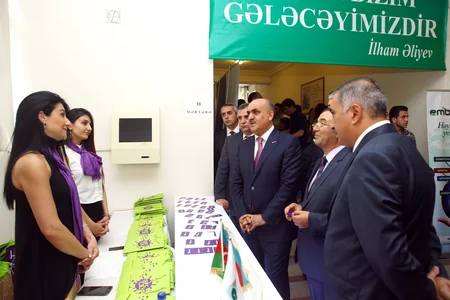 Əmək və Əhalinin Sosial Müdafiəsi Nazirliyi tələbə və məzunlar üçün aktiv məşğulluq tədbiri keçirib
