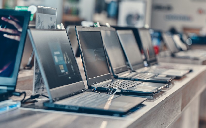 Share of computers in Azerbaijan's electronic device market decreases by 20%