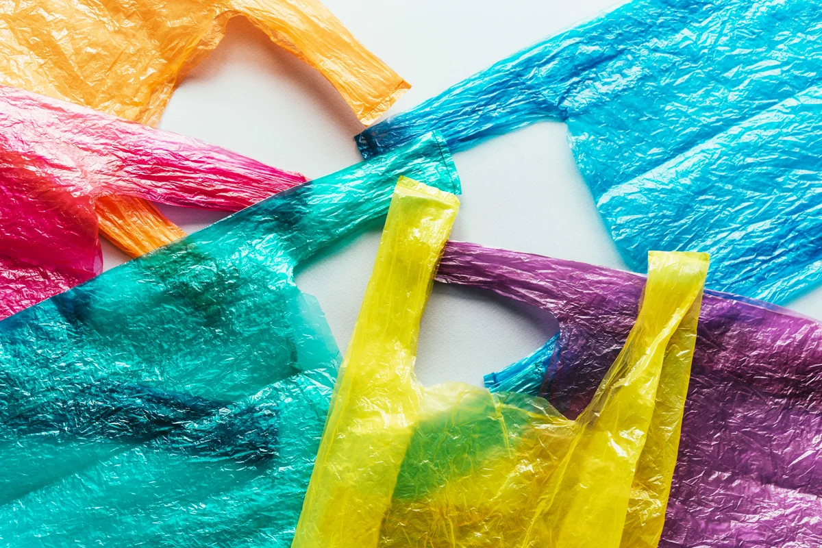 Polietilen torba və plastik stəkan satanlar 4 min manat cərimə ediləcək
