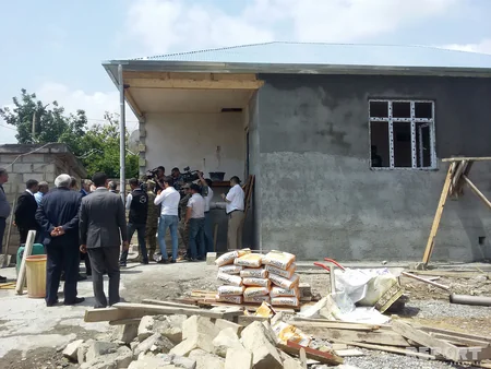 Əli Əhmədov Tərtərə gedib, aprel döyüşlərindən sonra görülən işlərlə tanış olub - FOTO