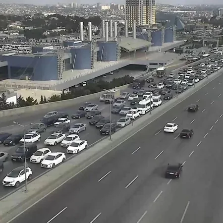 Bakının bir sıra yollarında tıxac var - SİYAHI