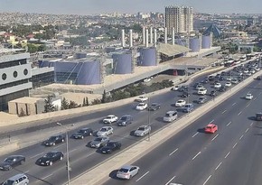Bakının bir sıra yollarında nəqliyyatın sıxlığı yaranıb