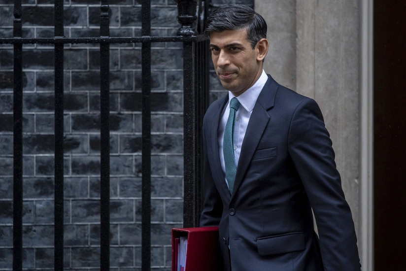 Опрошенные британцы предпочли бывшее правительство Сунака лейбористам