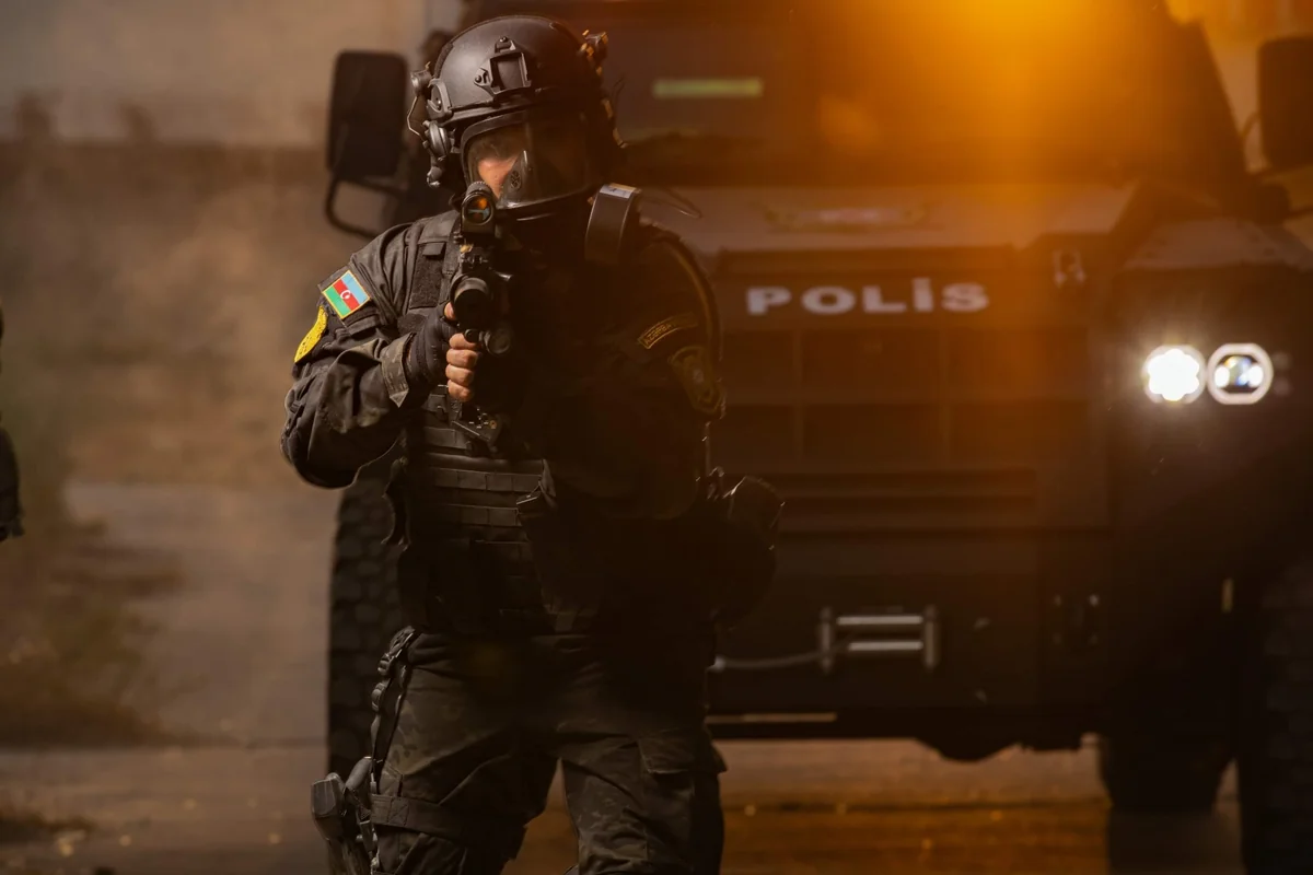 Bakıda narkopritonda polisə silahlı müqavimət göstərən şəxs zərərsizləşdirilib