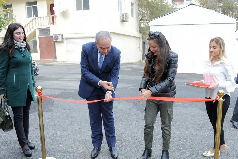 “Bizim həyət” layihəsi çərçivəsində abadlaşdırılan növbəti həyət sakinlərin istifadəsinə verilib