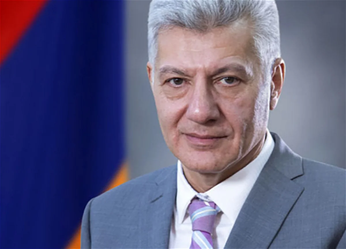 Paşinyan nazir müavinini işdən çıxardı