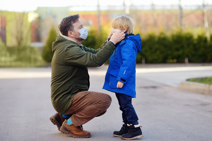 Во Франции вводится масочный режим для детей с 6 лет