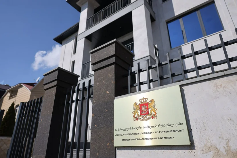 Кобахидзе и Пашинян открыли новое здание посольства Грузии в Ереване