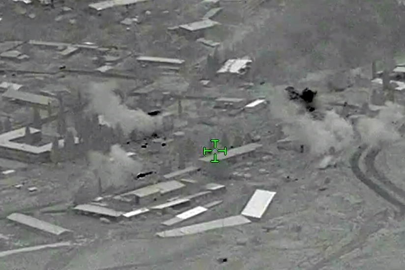 Video recording of artillery strikes inflicted during night battles on enemy