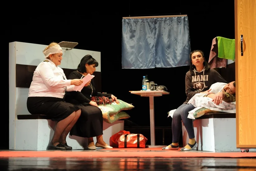 İrəvan Teatrında “Ömür qatarı” tamaşasının premyerası keçirilib