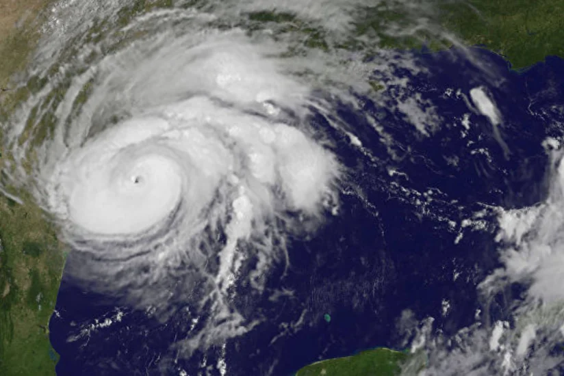 ABŞ-da 15 mindən çox sərnişinin olduğu 3 gəmi qasırğa səbəbindən Texasa qayıda bilməyib