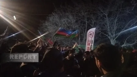 Акция протеста на дороге Ханкенди-Лачын продолжается