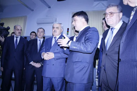 SOCAR prezidenti ''Qazservisinformatika'' Departamenti üçün yeni alınmış qurğulara baxış keçirib