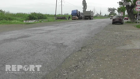 ​Ceyranbatan anbarına su ötürən kanalın üzərindəki yol çöküb - FOTO