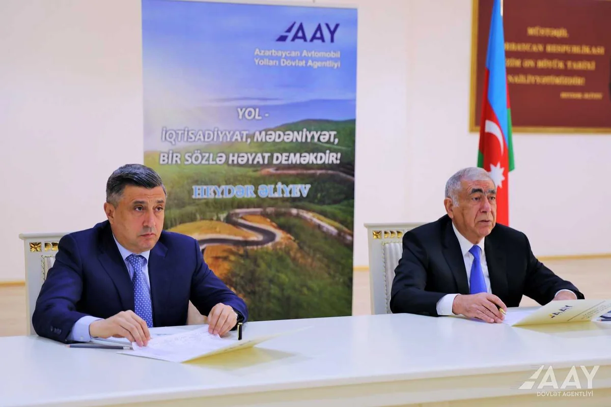 Saleh Məmmədov Salyan rayonunda vətəndaşları qəbul edib