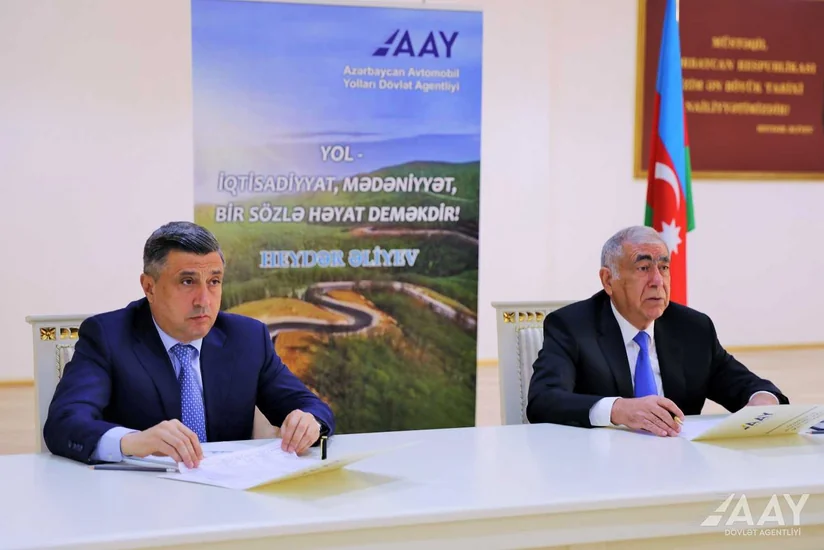 Saleh Məmmədov Salyan rayonunda vətəndaşları qəbul edib