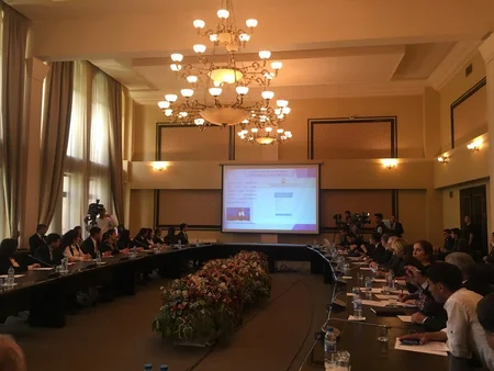 В Баку проходит презентация проекта электронного аукциона по приватизации госсобственности