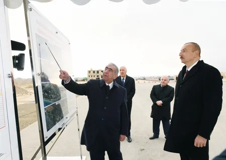 Президент ознакомился со строительством новой автодороги Баку-Губа-госграница России - ОБНОВЛЕНО - ФОТО