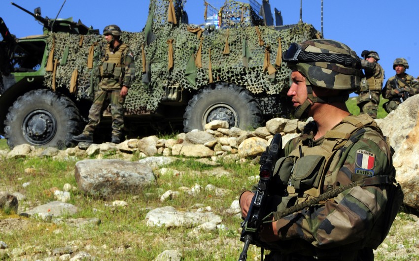 Франция закрывает свои военные базы в Мали