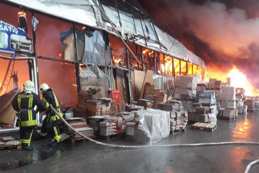 5 hektar bazar ərazisinin 2 hektarı yanıb - FOTO - VİDEO - YENİLƏNİB-4