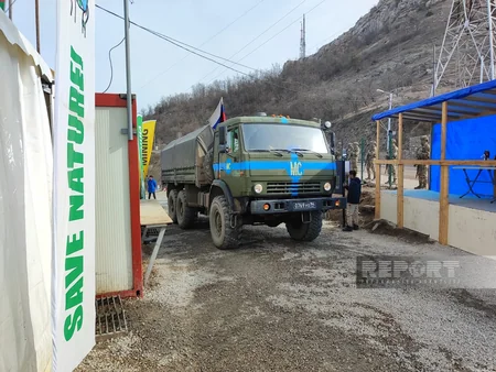 По дороге Ханкенди-Лачын беспрепятственно проехал 71 автомобиль российских миротворцев