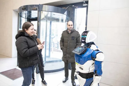 Azərbaycan Beynəlxalq Bankı asan və rahat ünsiyyət üçün yeni robot gətirib