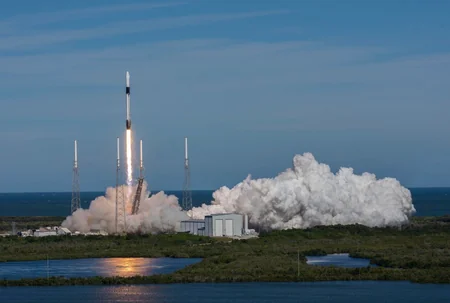 Первая ступень Falcon 9 упала в океан при попытке возвращения на космодром - ВИДЕО - ОБНОВЛЕНО