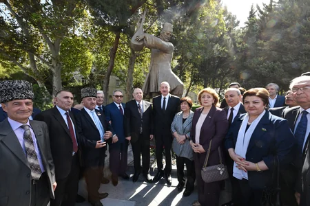 Prezident İlham Əliyev Bakıda Aşıq Ələsgərin abidəsinin açılışında iştirak edib - YENİLƏNİB