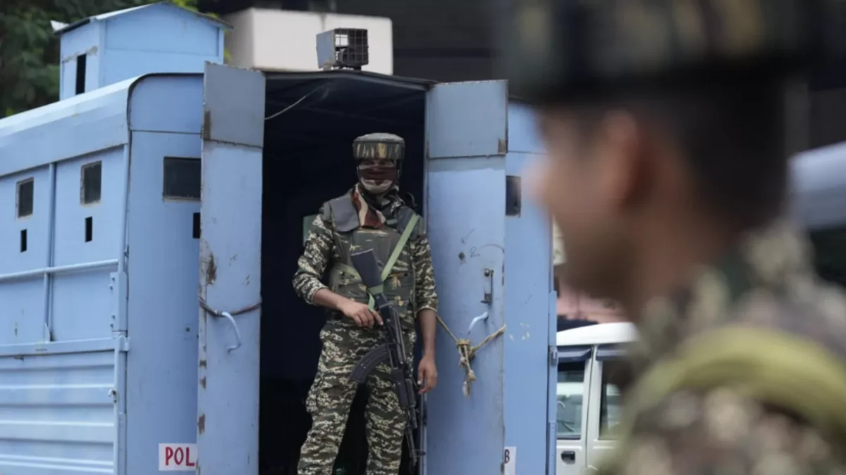 Banqladeşdə ciddi rejimli həbsxanadan 200-dən çox məhbus qaçıb
