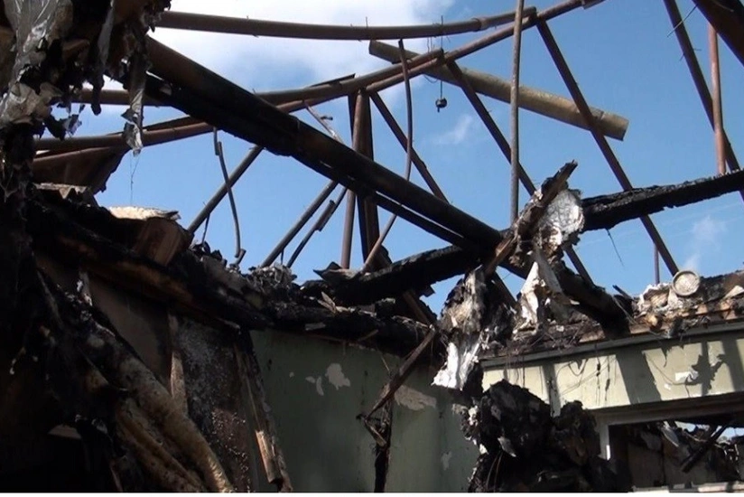 Sabirabadda 4 otaqlı ev əşyaları ilə birgə yanıb