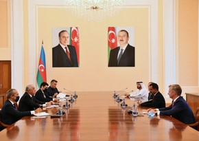 Əli Əsədov “DP World” şirkətlər qrupunun sədri və icraçı direktoru ilə görüşüb