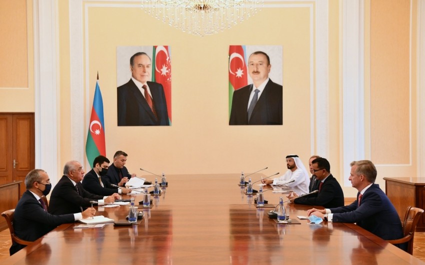 Əli Əsədov “DP World” şirkətlər qrupunun sədri və icraçı direktoru ilə görüşüb